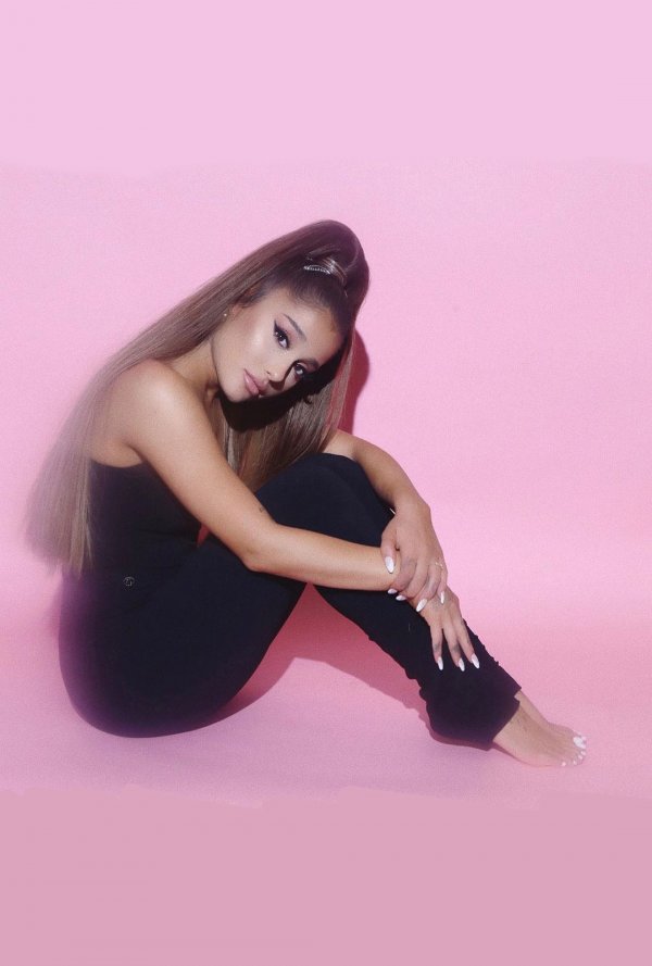 Ariana Grande Side Eye