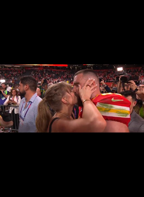 Taylor Swift and Travis Kelce Superbowl